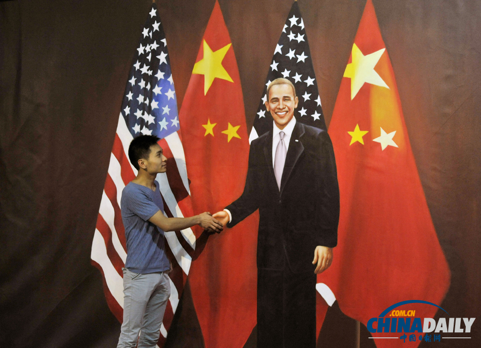 3D魔幻油畫亮相昆明