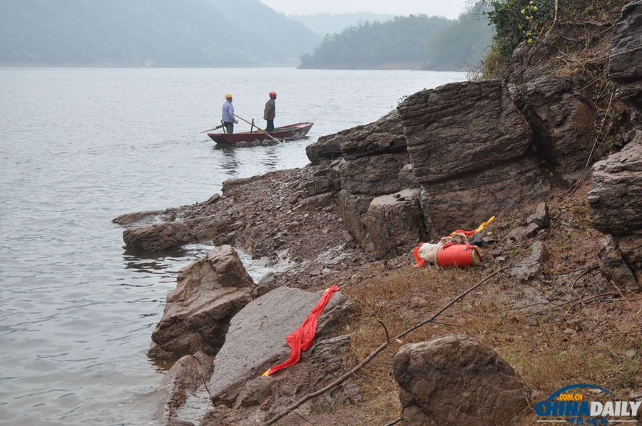 湖南桃源一接親船遇強(qiáng)陣風(fēng)沉沒(méi)3死3失蹤