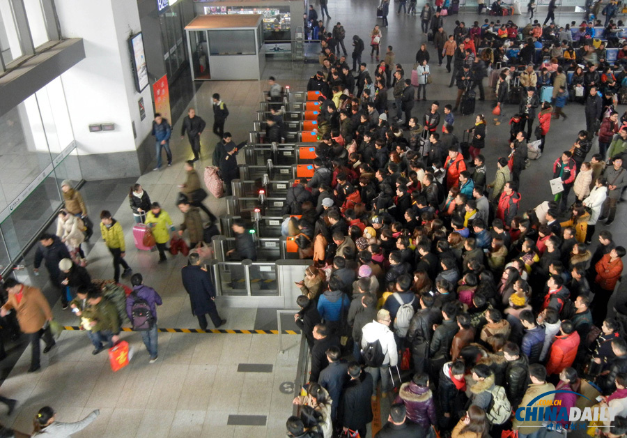 蘇州火車站迎來春運(yùn)前客流高峰