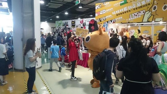 抖抖村原創(chuàng)集市：國(guó)際動(dòng)漫節(jié)人偶小戀情萌翻啦