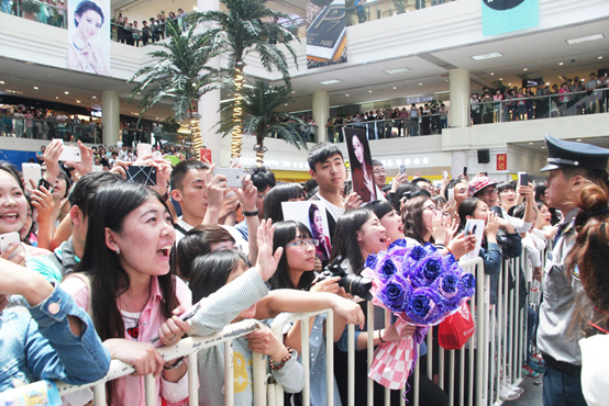 又是一年防曬季，珀萊雅防曬家族再受熱捧，再現深海魅力