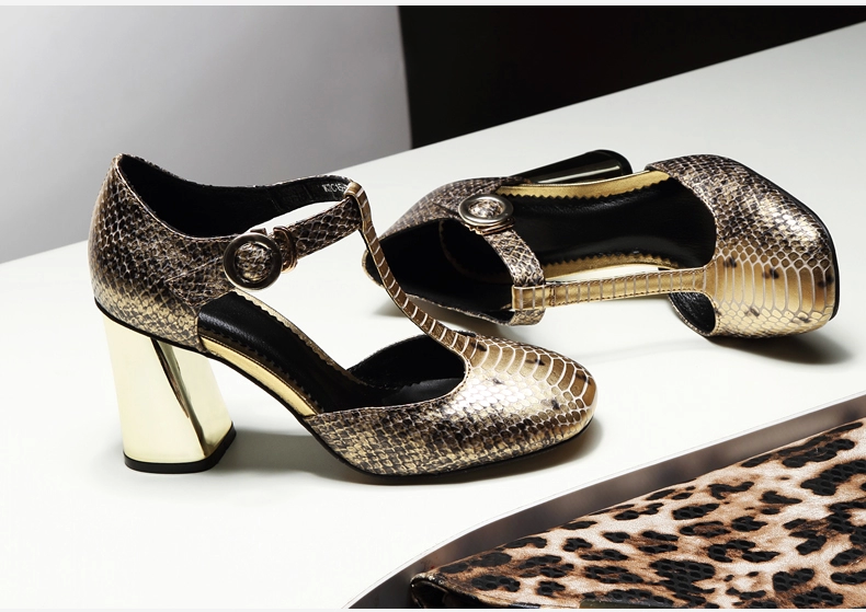 KOMANIC柯瑪妮克， 同步全球時尚