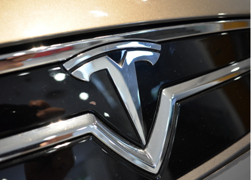 特斯拉在全國(guó)20多個(gè)主要城市設(shè)立“特斯拉授權(quán)鈑噴中心”