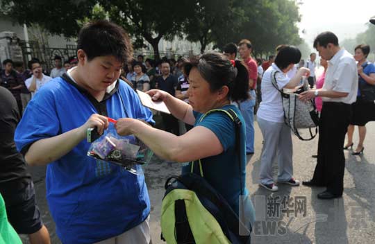 2011年全國(guó)高考拉開帷幕