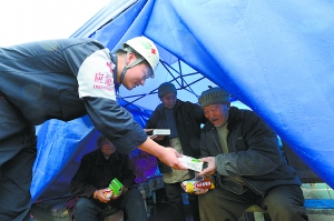 北京“流動醫(yī)院”進震區(qū)