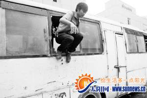 自動爆玻器是廈門制造 一個200元私家車也能安裝