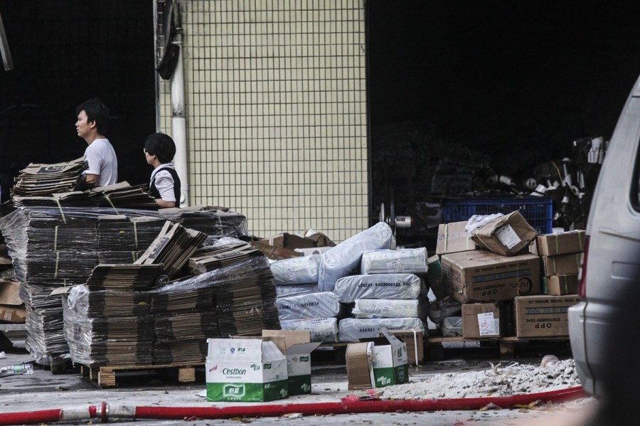 廣東佛山順豐倉庫“雙十一”著火