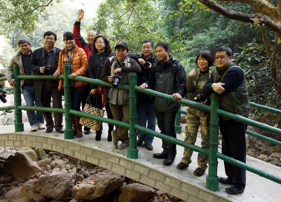 首屆廣西北部灣“鼎欣杯”魅影欽州國際攝影大賽暨“美麗八寨溝”攝影賽開拍儀式在欽州八寨溝風景區舉行