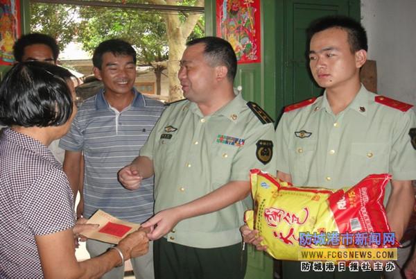 防城邊檢站緊抓“三個關鍵詞”構建和諧警民關系