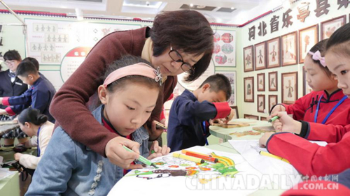 唐山樂亭小學皮影參加全國藝術展演