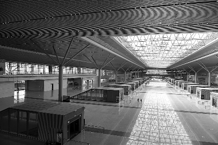 鄭州綜合交通樞紐“芳容初現”新東站10月1日通車