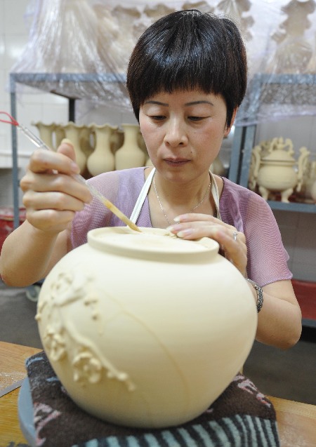 河南汝瓷“疏影缽”飄洋過海成國禮