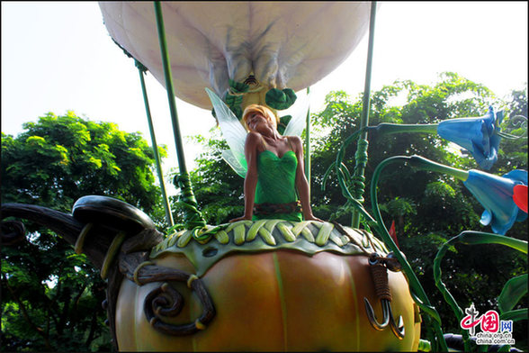 拍手叫絕 香港迪士尼飛天巡游