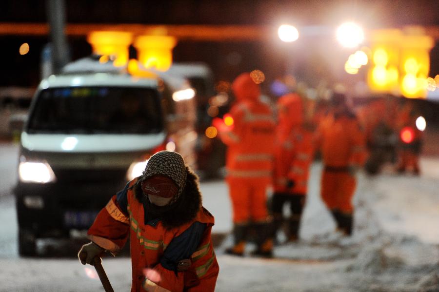 “雪不停清不停，雪不凈不收工”——暴雪過后哈爾濱發起清雪“攻堅戰”