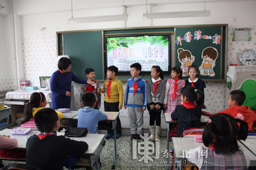 哈爾濱市小學(xué)開學(xué)第一課 分享寒假趣聞樂事(圖)