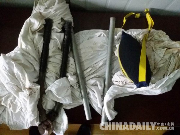 工地宿舍盜竊被發(fā)現(xiàn) 慣偷逃跑時摔斷雙腳被擒