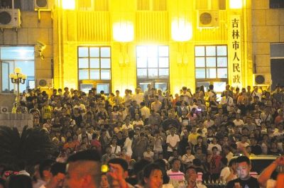 第三屆吉林市河燈文化節 河燈點亮江城夜