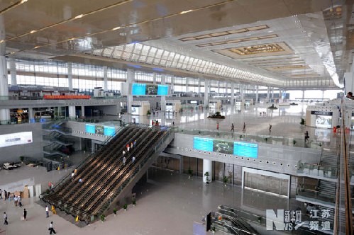 京滬高鐵南京南站通過運(yùn)前檢查 售票系統(tǒng)啟用