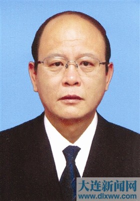 大連市人民政府關于表彰第五屆大連市有杰出貢獻高技能人才和技術能手的決定