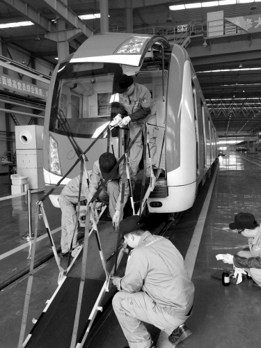 沈陽地鐵一號線列車迎最大規模“體檢”