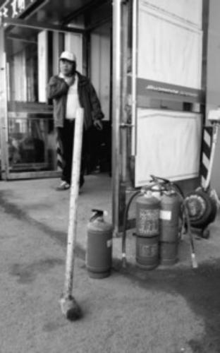 沈陽：256公交起火 二十余乘客前門逃生