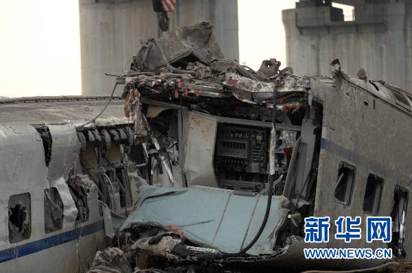 【溫州動(dòng)車事故】事故現(xiàn)場(chǎng)清場(chǎng)接近尾聲