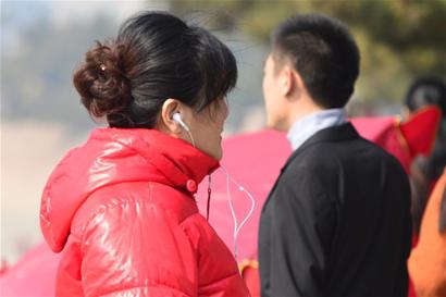 青島8萬(wàn)人有聽(tīng)力障礙:10歲娃長(zhǎng)期用耳機(jī)致耳聾