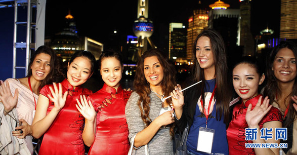 “美麗”巡航上海夜色