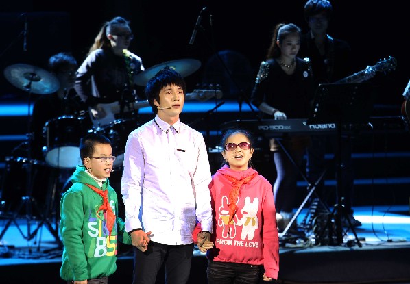 “2012上海青年志愿公益之夜”為愛上演