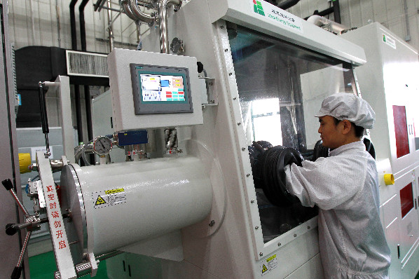 “中國(guó)造”LED芯片生產(chǎn)關(guān)鍵設(shè)備在滬下線