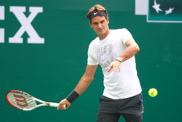 網(wǎng)球——上海網(wǎng)球大師賽：費(fèi)德勒備戰(zhàn)