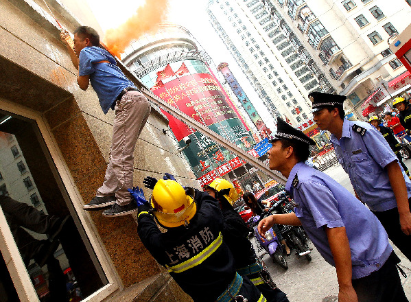 商廈安裝緩降器 火災逃生有保障