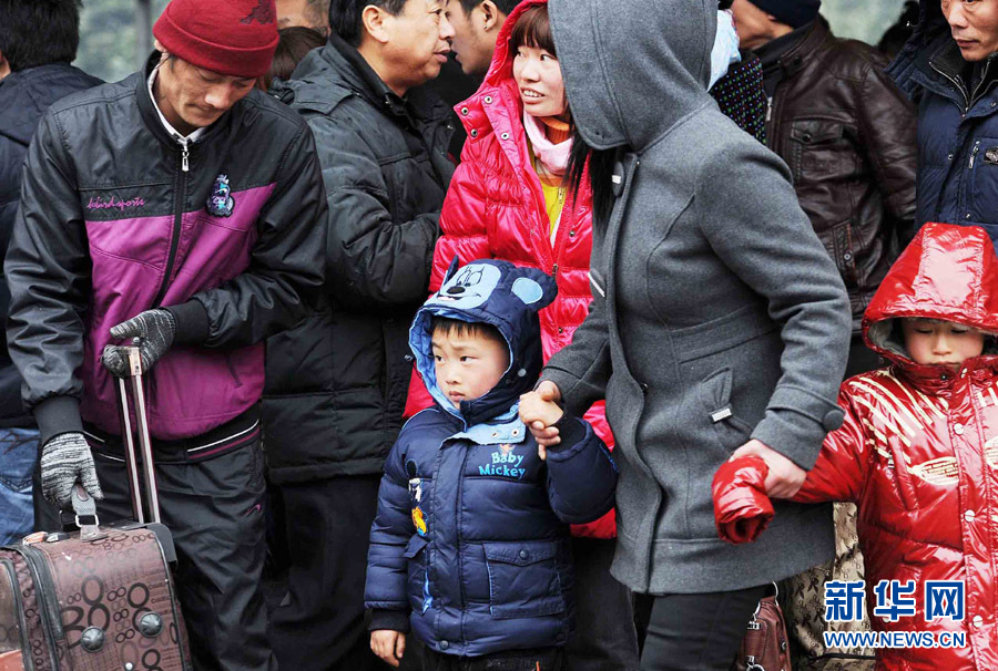 上海：各大長途客運站迎來返滬客流高峰