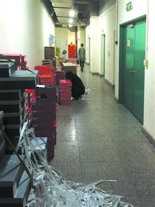 記者探巡申城人流