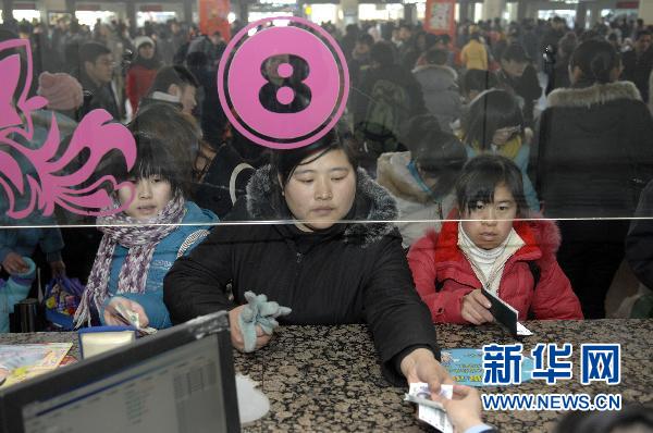 “三大難題”考驗春運 近29億人次能不能“走得動”