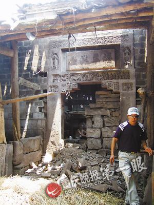 重慶發現清朝雕花朝門 文物販子欲強購引沖突