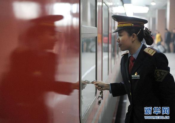 2012鐵路春運今日結束 共發送旅客超2.35億人次