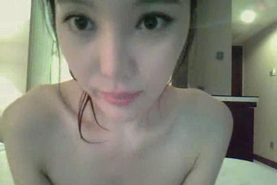 24歲名模陷“偷拍門” 洗澡全程被黑客網(wǎng)絡(luò)曝光