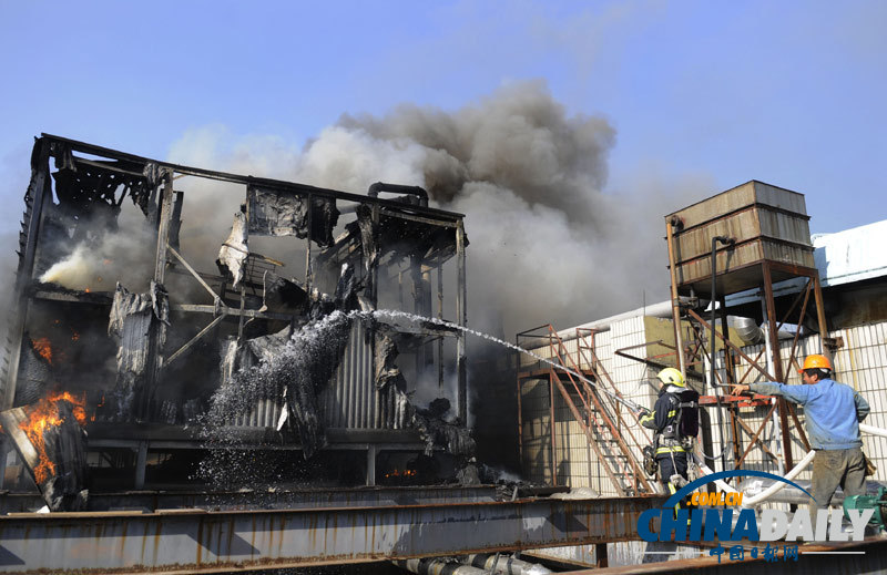 浙江杭州一百貨大樓頂層著火 事故原因調(diào)查展開