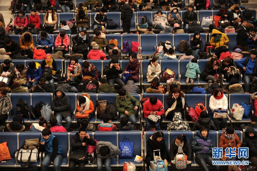 春節(jié)臨近 全國多地迎來節(jié)前春運客流高峰