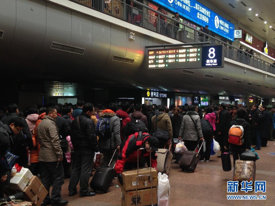 春節臨近 全國多地迎來節前春運客流高峰