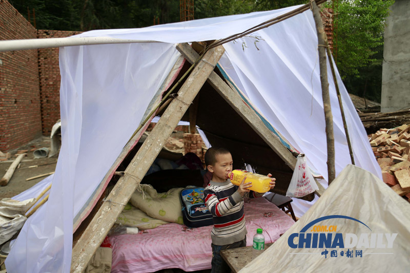 中國(guó)日?qǐng)?bào)記者直擊地震重災(zāi)區(qū)龍門鄉(xiāng)[組圖]