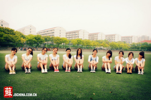 江蘇大學“文法十二釵”走紅 高門檻選院花(圖)