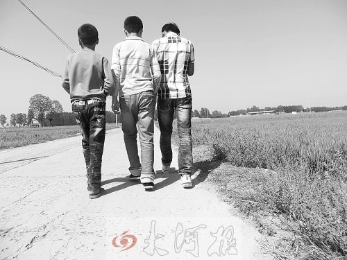 司機(jī)撞飛男孩逃逸 返現(xiàn)場(chǎng)將尸體裝袋拋入黃河