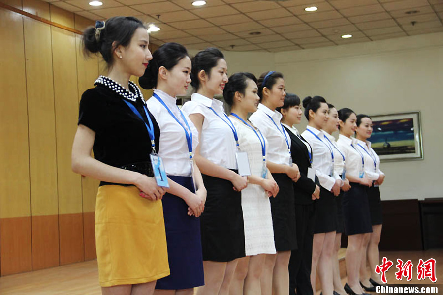南航新疆招空姐競爭激烈 淘汰率超80%