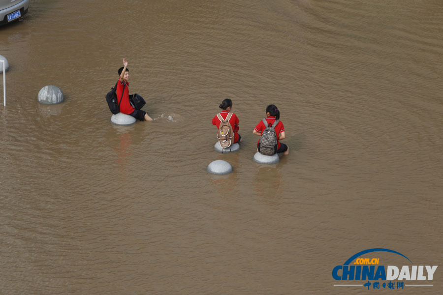 暴雨來(lái)襲——多地遭遇暴雨洪澇災(zāi)害