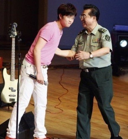 李天一律師否認(rèn)李雙江展示遭敲詐50萬短信