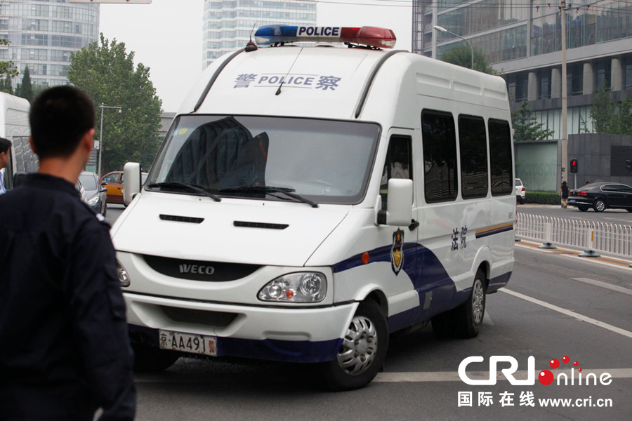 李某案舉行庭前會議夢鴿現(xiàn)身 被告本人將出席