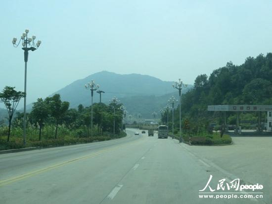 福建警方回應(yīng)“104國(guó)道限速30公里每天罰款10萬元”傳聞