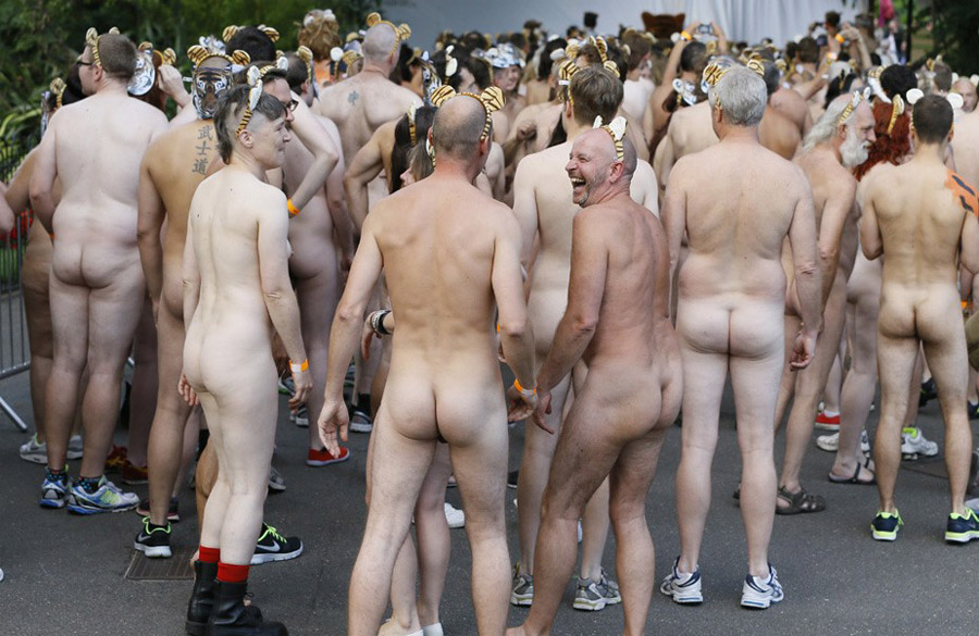 倫敦300動物保護者裸跑 為蘇門答臘虎募集善款(高清)